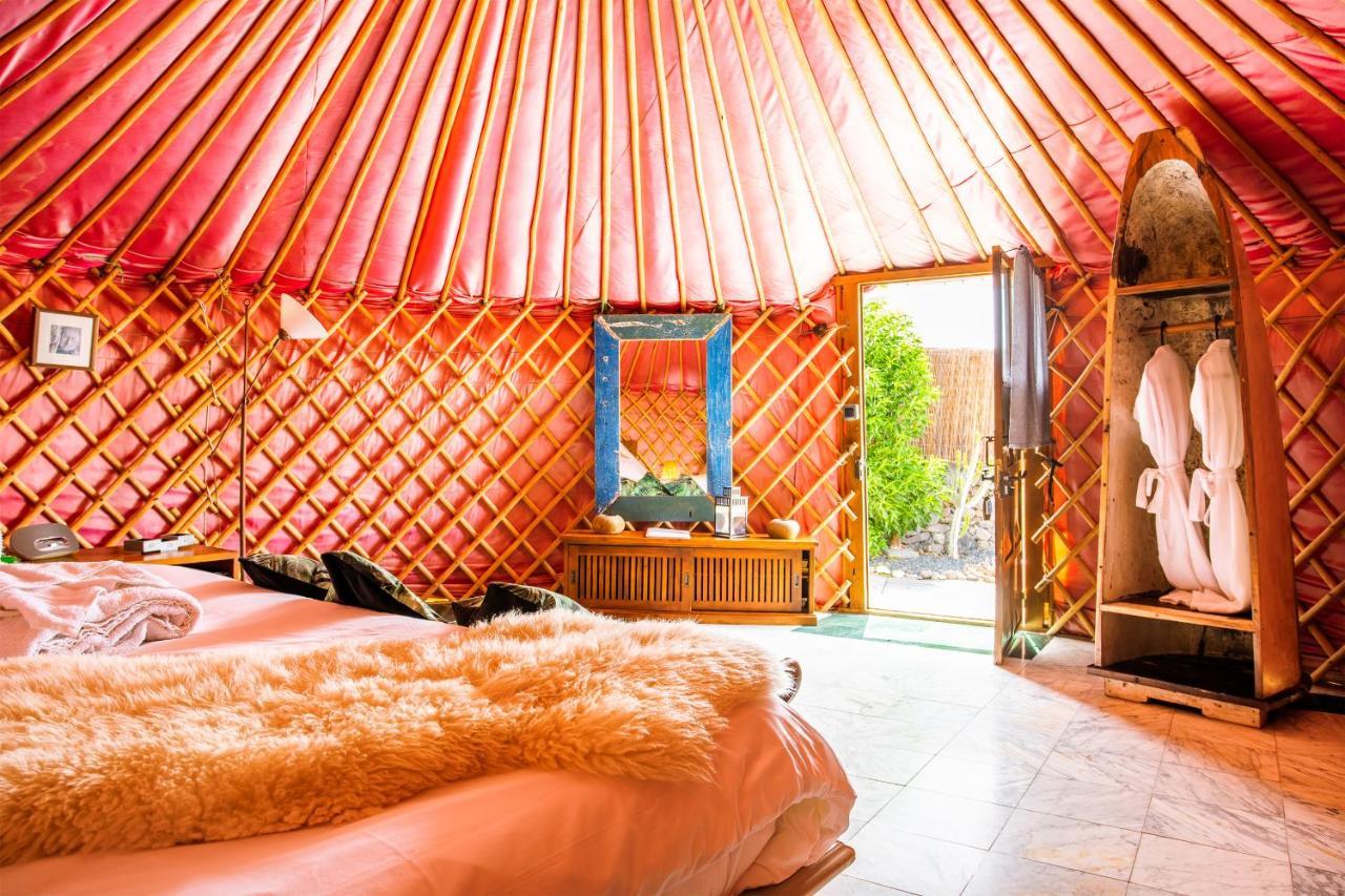 Finca De Arrieta Village - Yurts And Stone Cottages - Shared Pool - Walking Distance To Arrieta Beach - Off Grid Tabayesco Exterior foto