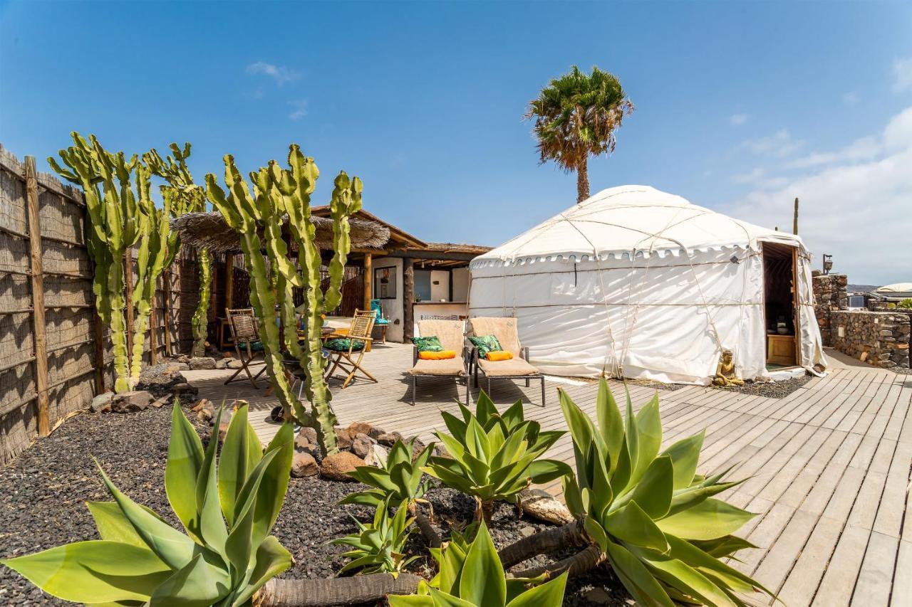 Finca De Arrieta Village - Yurts And Stone Cottages - Shared Pool - Walking Distance To Arrieta Beach - Off Grid Tabayesco Exterior foto
