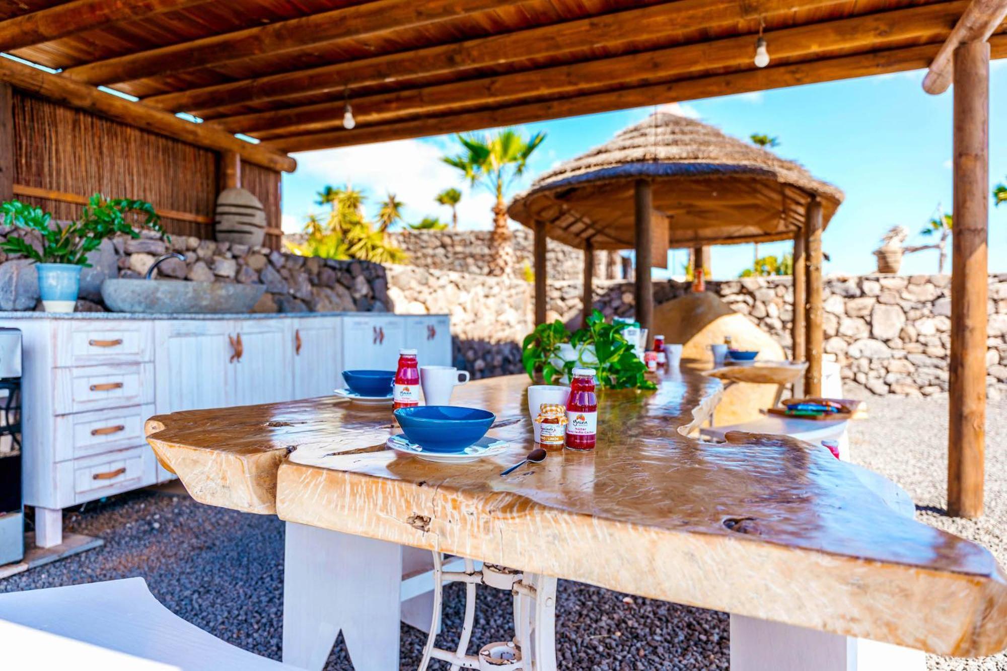 Finca De Arrieta Village - Yurts And Stone Cottages - Shared Pool - Walking Distance To Arrieta Beach - Off Grid Tabayesco Exterior foto
