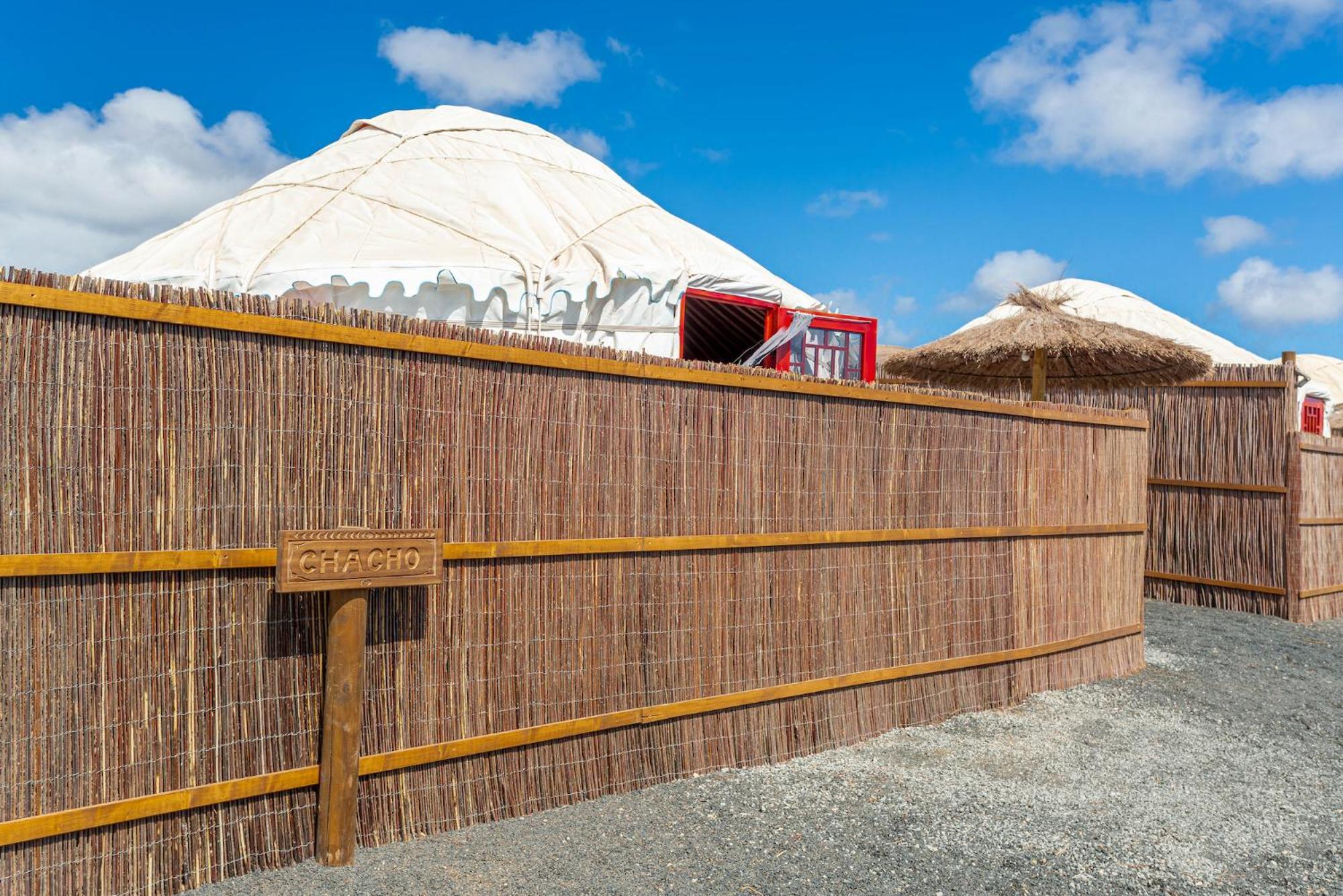 Finca De Arrieta Village - Yurts And Stone Cottages - Shared Pool - Walking Distance To Arrieta Beach - Off Grid Tabayesco Exterior foto